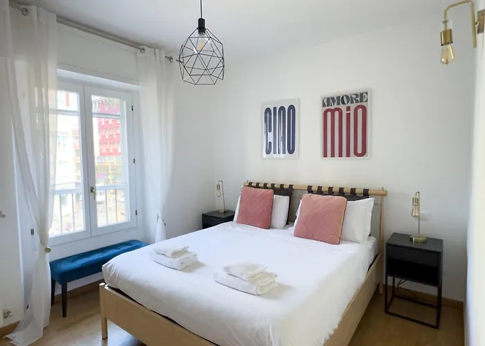 The Boutique Houses - Steps Away From The Duomo Area